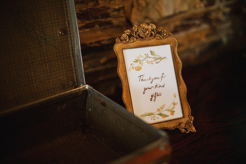 Hayley and Jonand#039;s amazing vintage/offbeat/DIY wedding at Boyd Baker House (122)